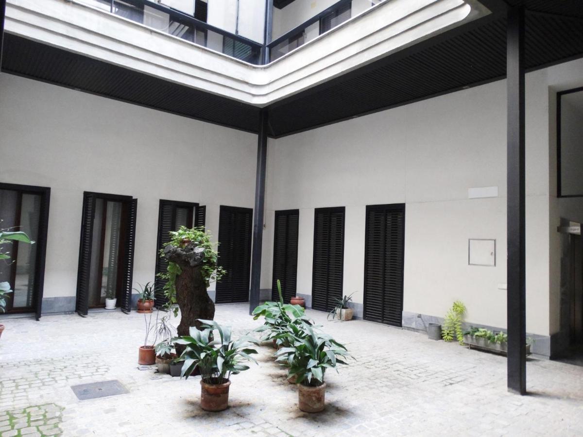 Ry Aparcamiento Incluido Junto A Catedral Ideal Parejas إشبيلية المظهر الخارجي الصورة