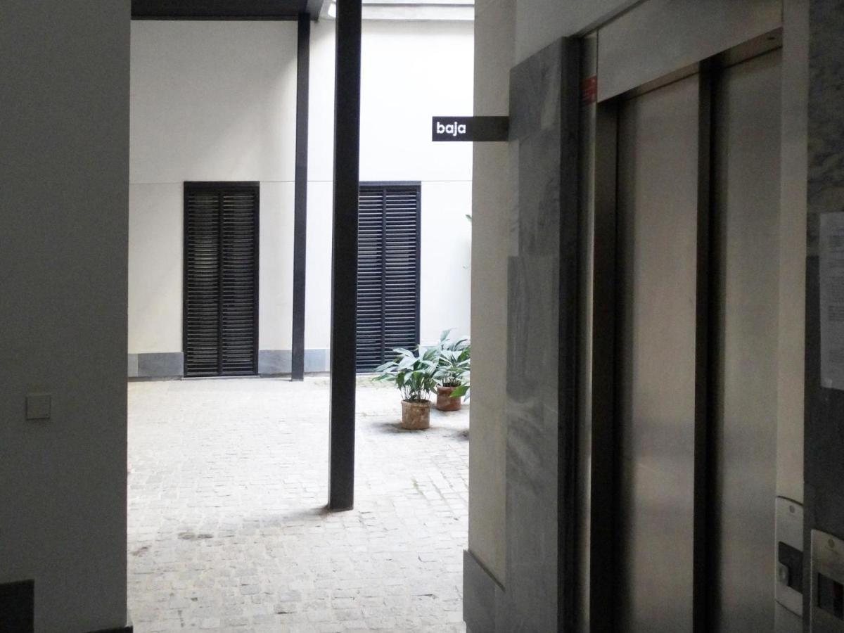 Ry Aparcamiento Incluido Junto A Catedral Ideal Parejas إشبيلية المظهر الخارجي الصورة